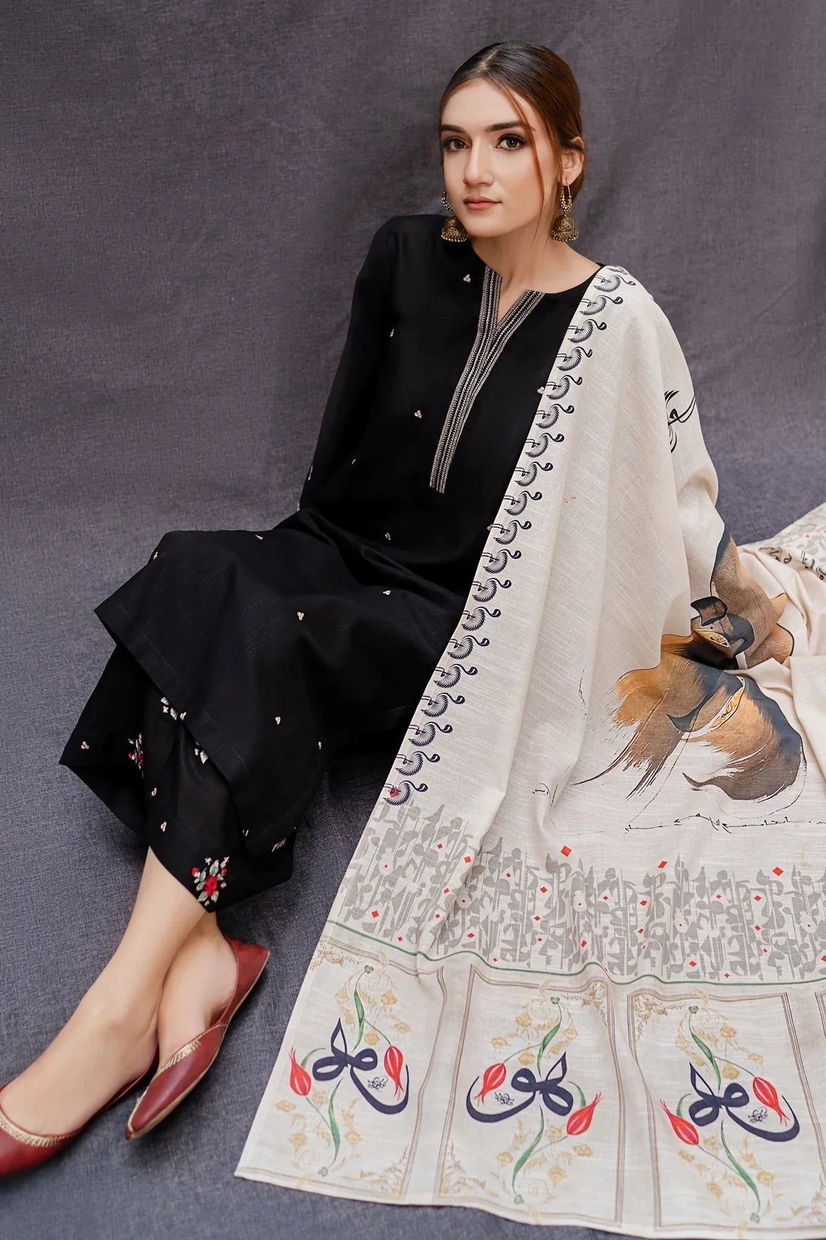 URGE - 3PC LAWN EMBROIDERED SHIRT WITH MANAAR PRINTED DUPATTA AND TROUSER